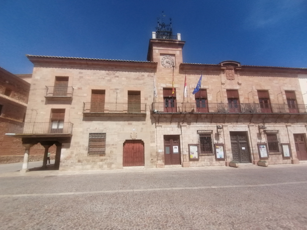 El Ayuntamiento adquiere el inmueble colindante a su sede principal para reunificar el servicio administrativo