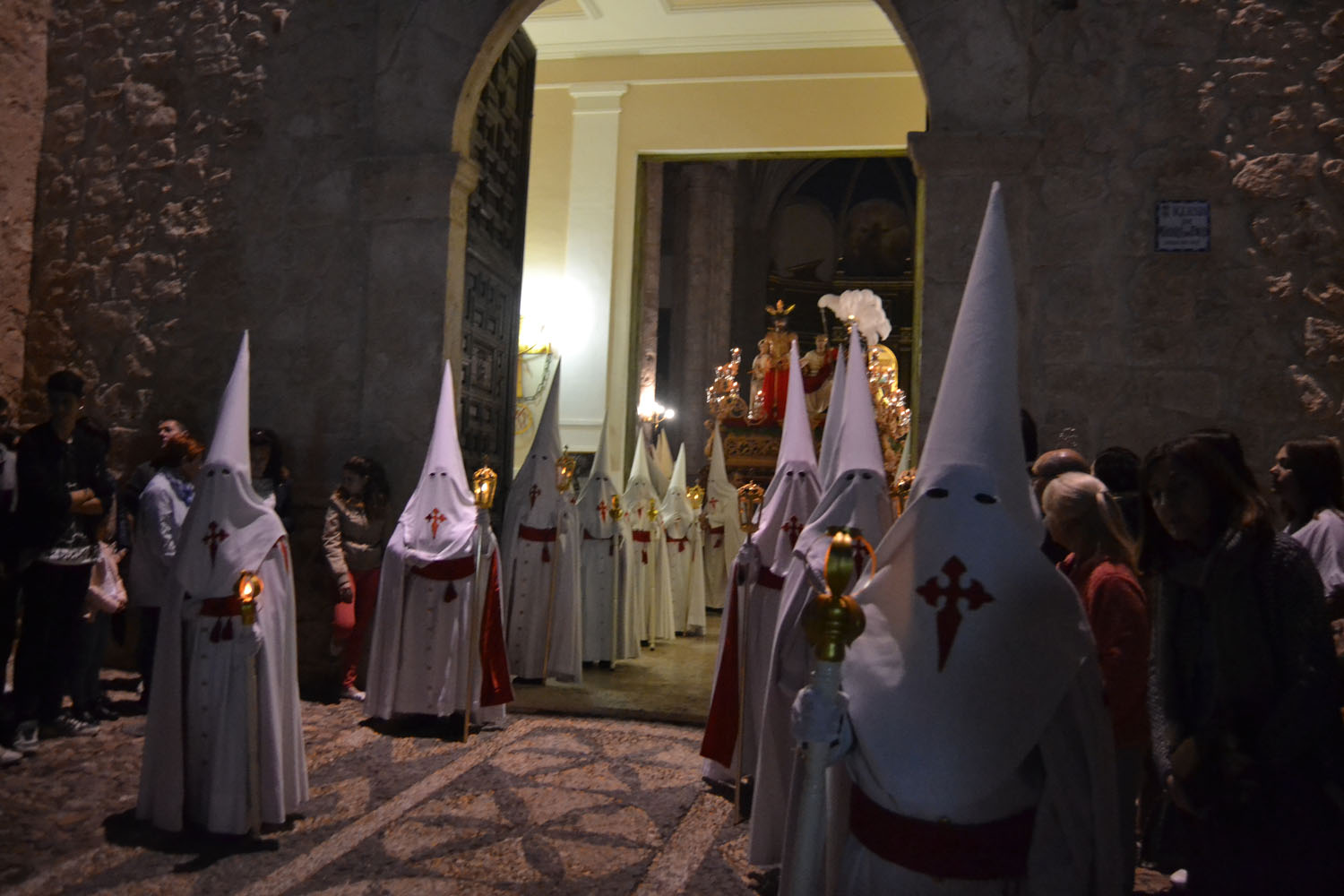 La procesión de Jesús de la Humildad anuncia la sentencia a muerte de Cristo en tiempos de Poncio Pilato