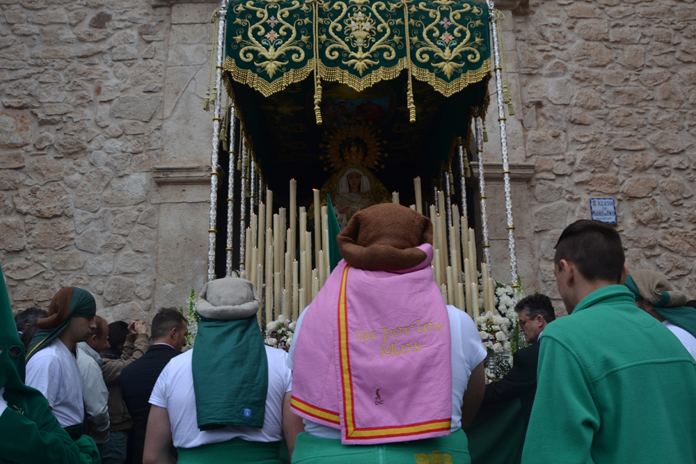 La procesión del Hambre sale a la calle