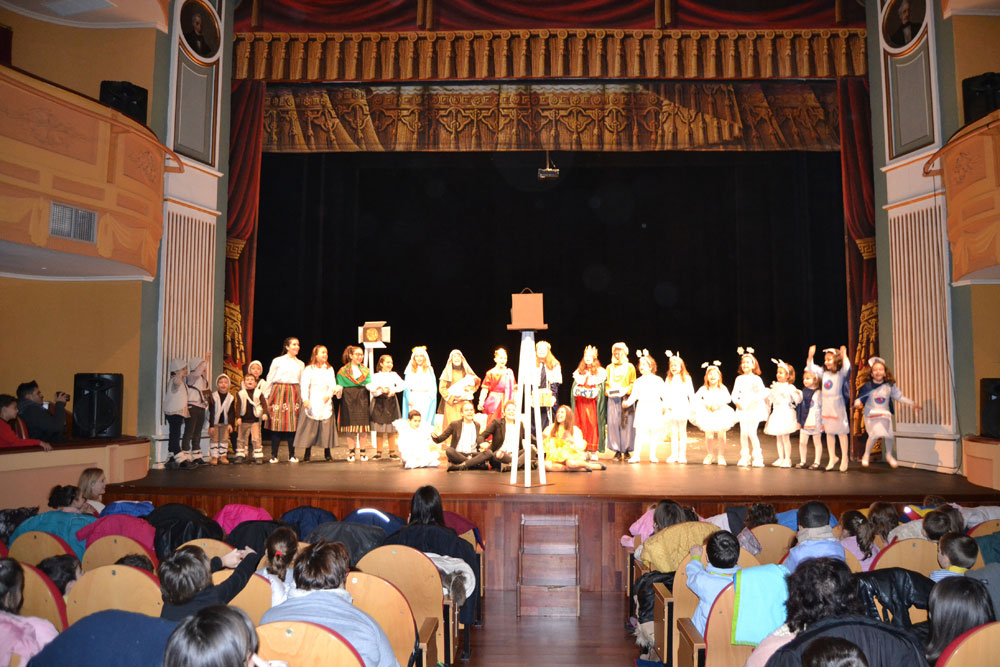 El grupo de teatro de los centros educativos presenta “Un selfie en Navidad”