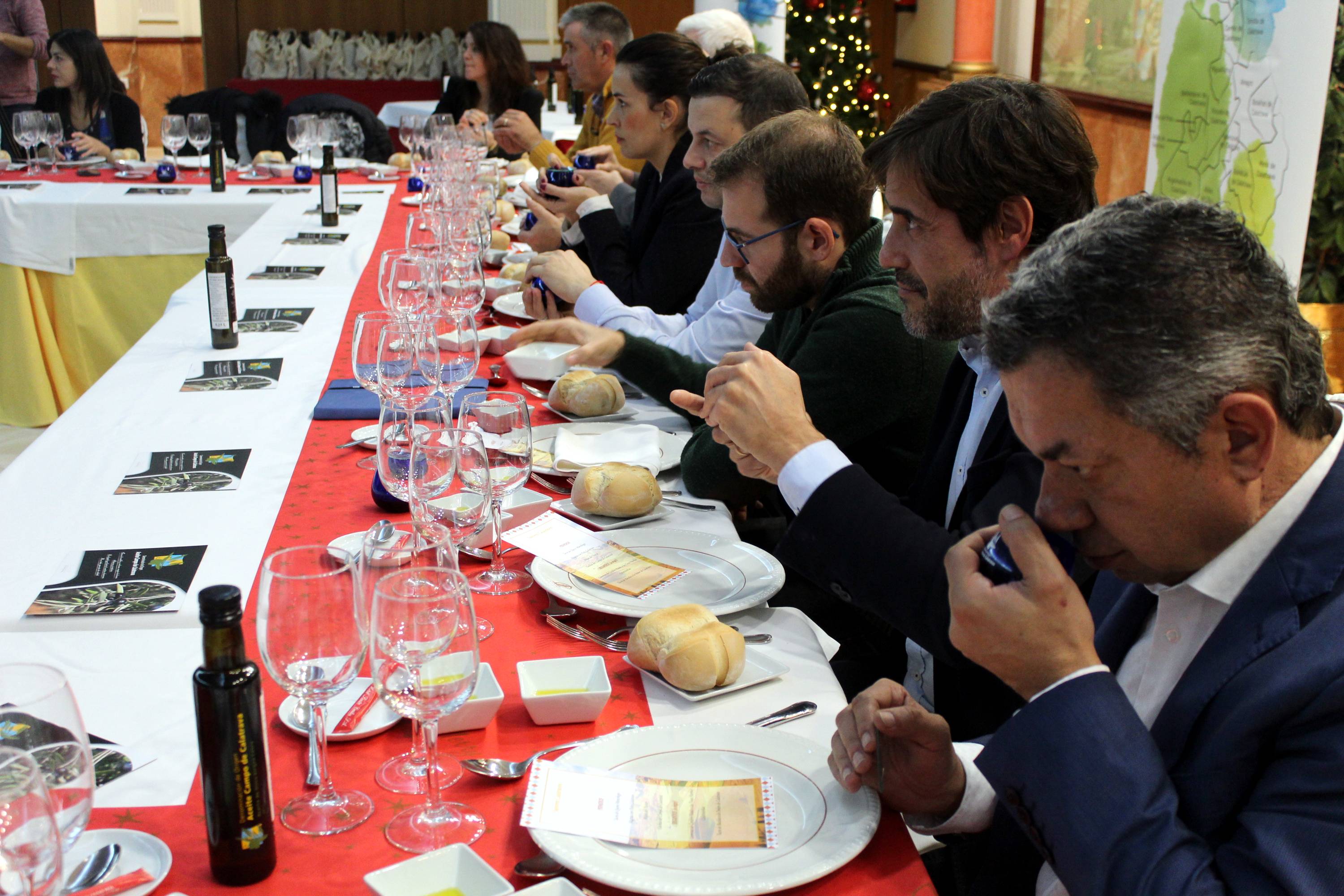 La DO Aceite Campo de Calatrava presenta los primeros aceites de oliva virgen extra de la campaña