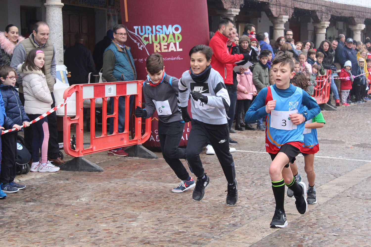 Almagro se llena de deporte y buen rollo en la tradicional San Silvestre