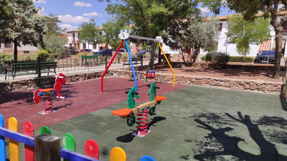 La remodelación del parque infantil de la ronda de santo Domingo ha finalizado