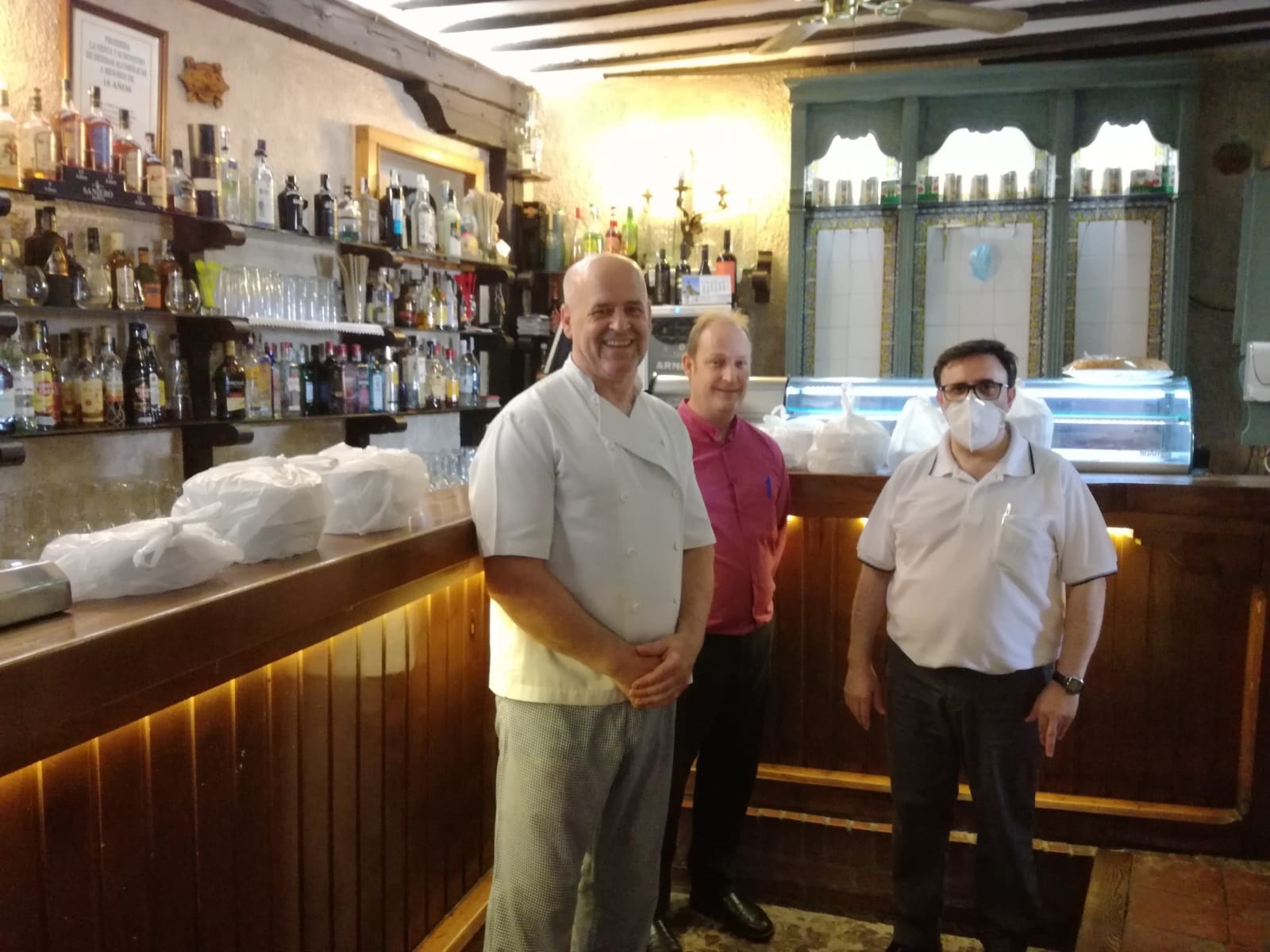 El Banco de Alimentos recibe 25 menús del restaurante El Corregidor