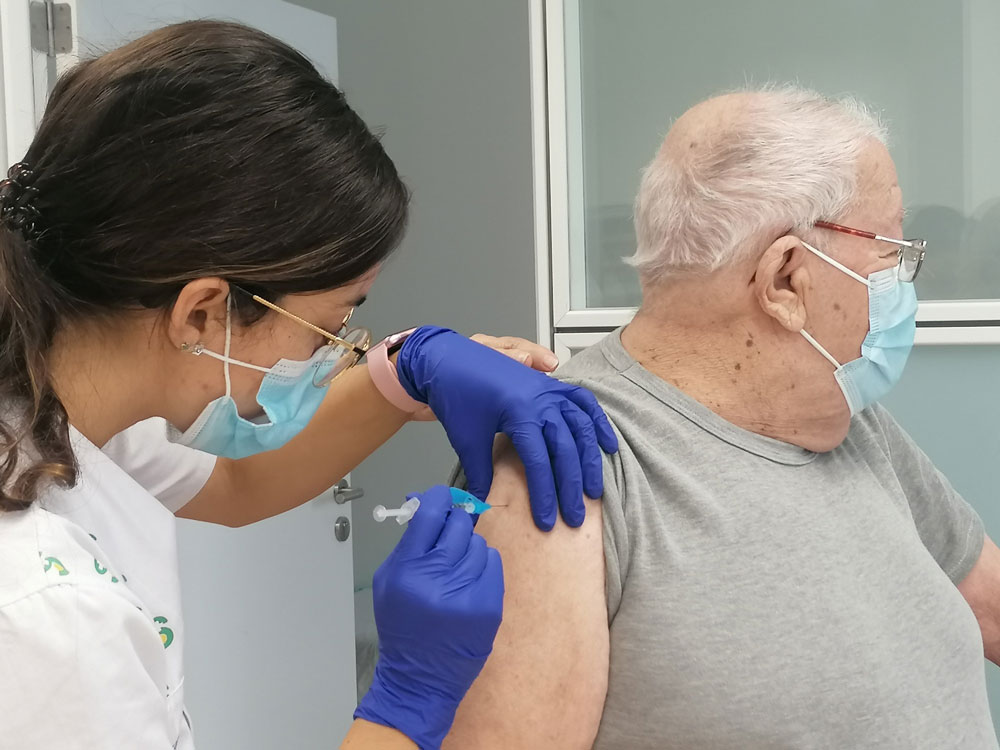 Almagro ha comenzado hoy la vacunación de la gripe y la tercera dosis COVID para los mayores de 80 años
