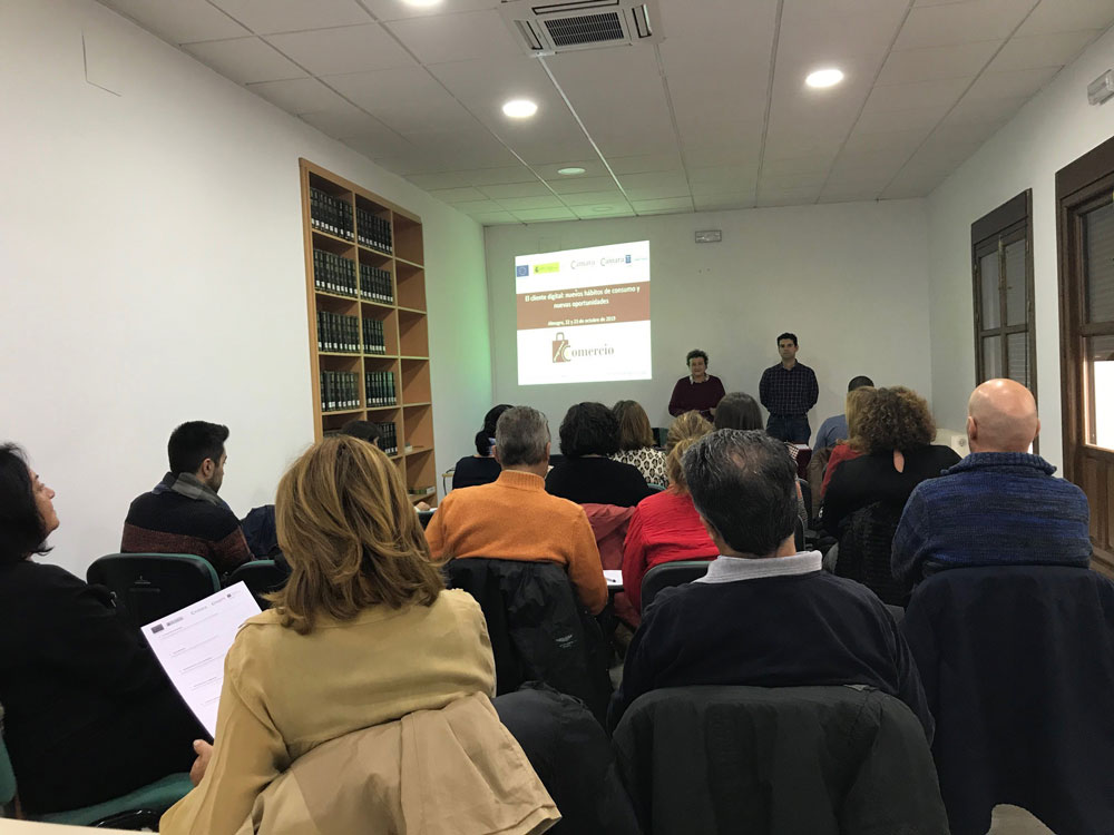 El comercio se forma en los nuevos hábitos de consumo de un cliente cada vez más digital