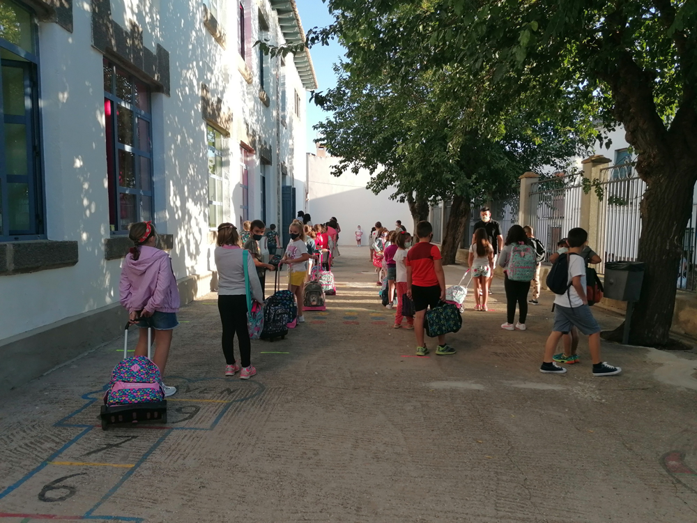 El colegio Miguel de Cervantes finaliza la semana con cinco aulas en aislamiento por precaución