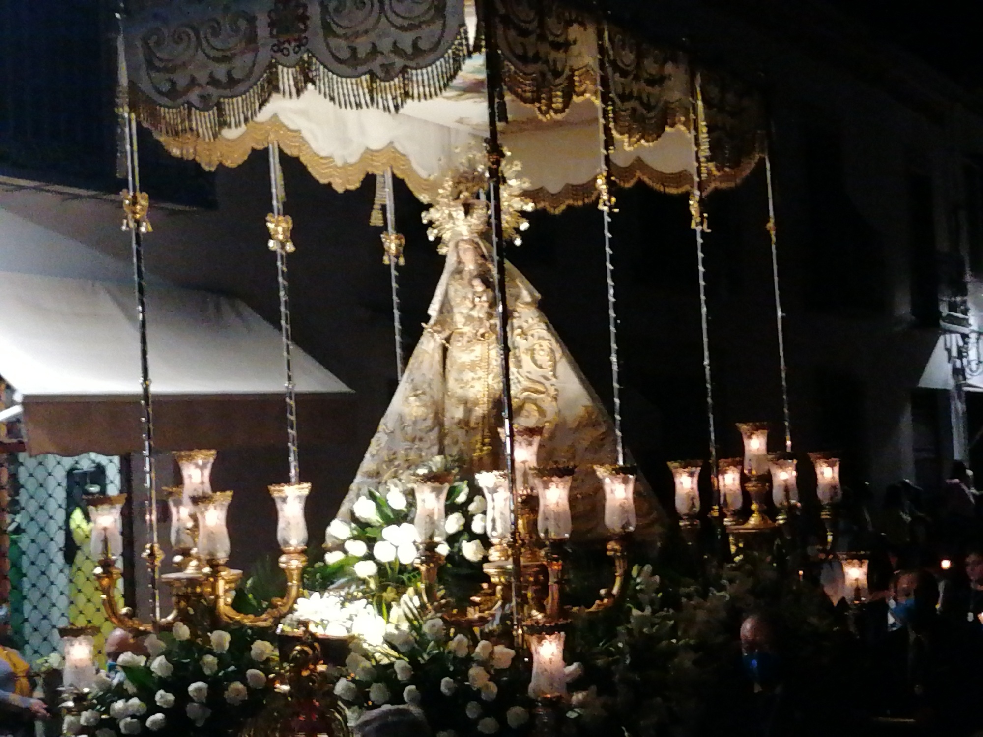 La Patrona regresa a Almagro en la primera procesión de la ciudad encajera en la nueva normalidad