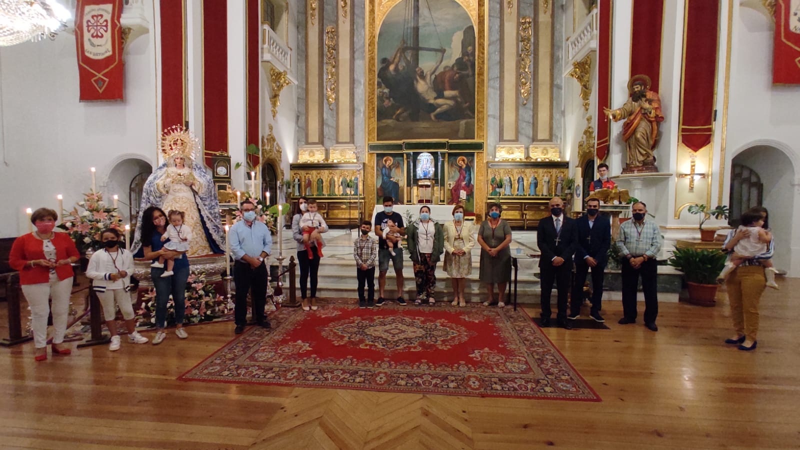 La Esclavitud de la Santa Veracruz reconoce a sus hermanos con más de 25 y 50 años en la Hermandad