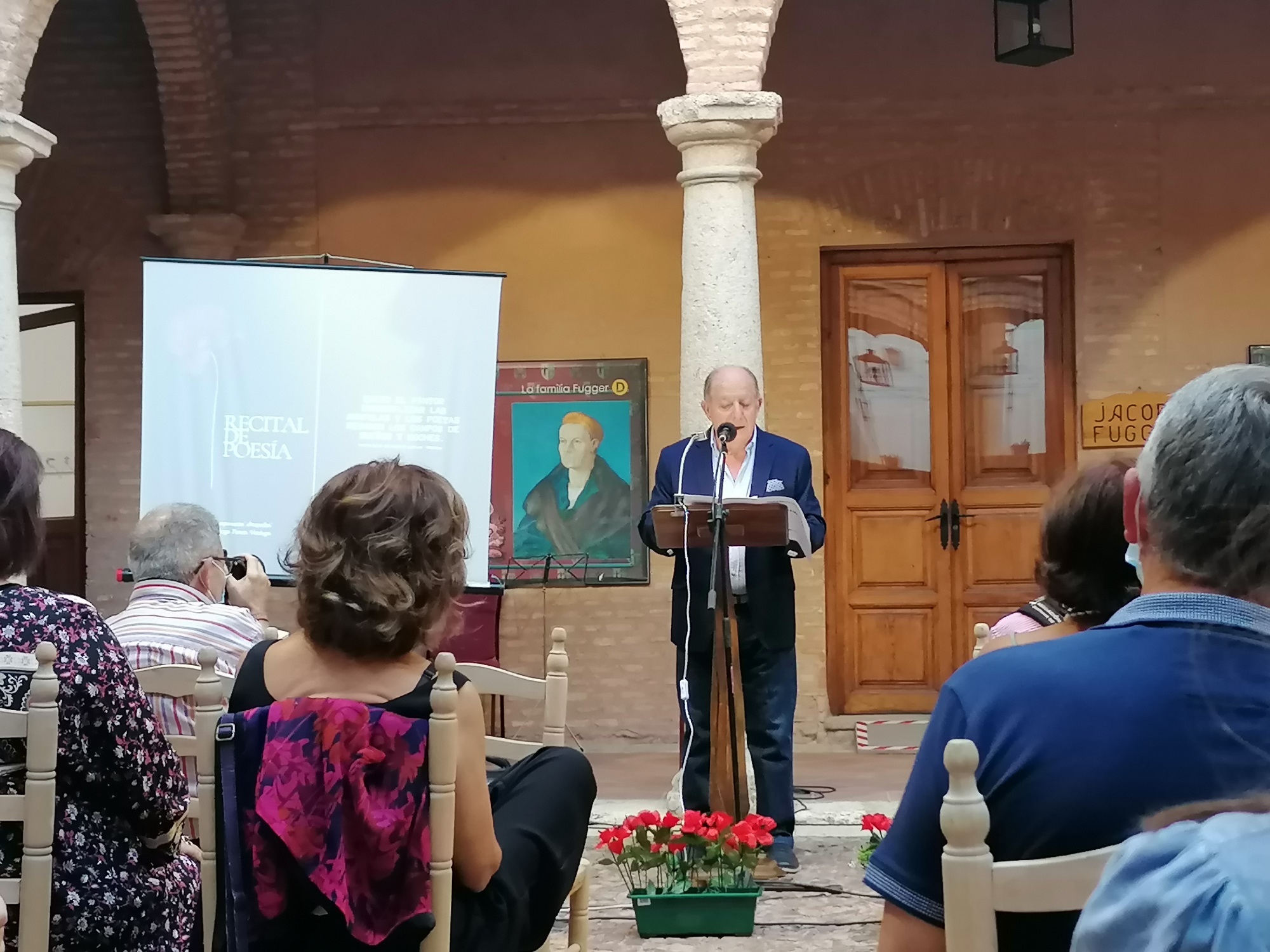 El patio de la casa palacio de Juan Jedler se llena de poesía