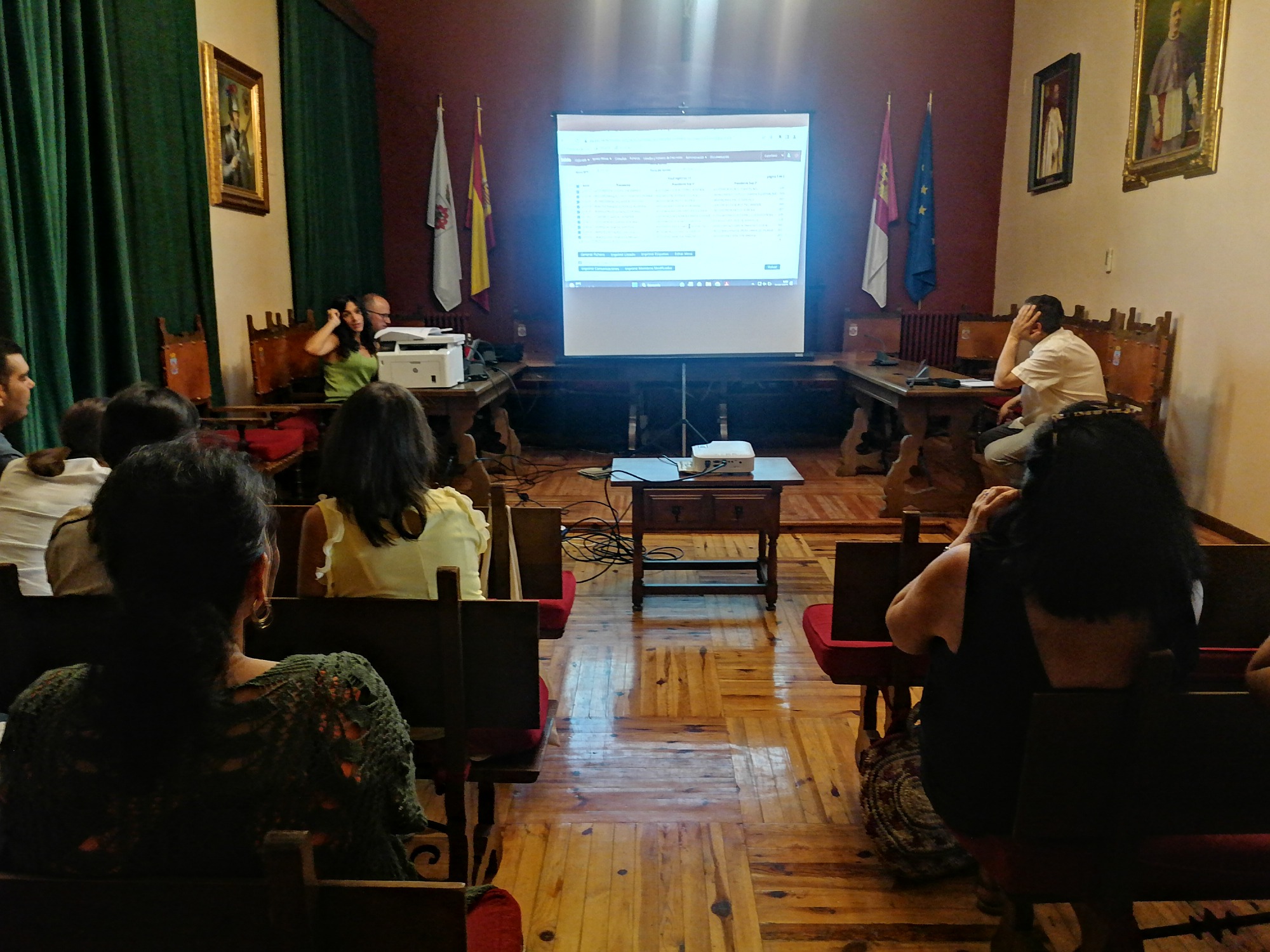 El Ayuntamiento notificará a partir de mañana, miércoles, a los vecinos su participación en las mesas electorales