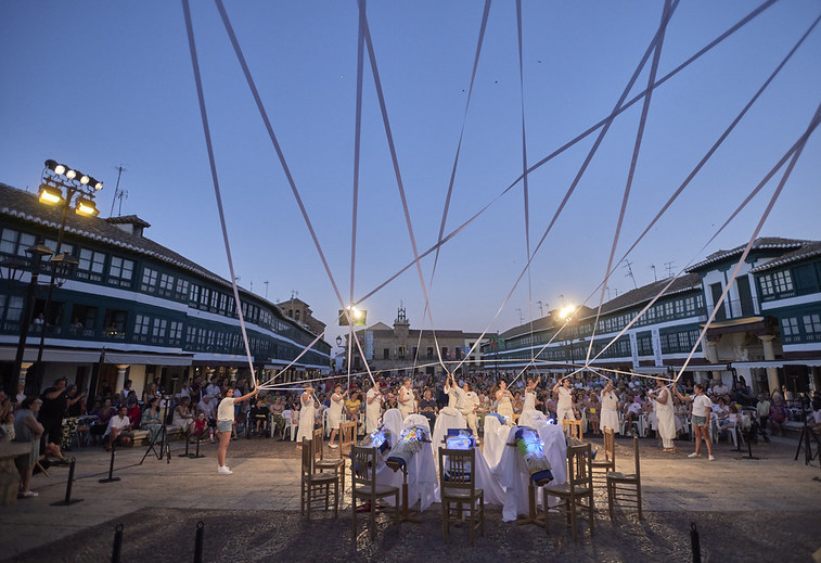 Emotivo homenaje y reconocimiento a las mujeres encajeras de Almagro