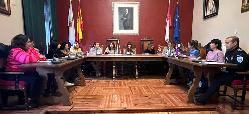 Primera reunión de la Comisión Local de Absentismo Escolar tras la aprobación del nuevo Plan Municipal aprobado en septiembre
