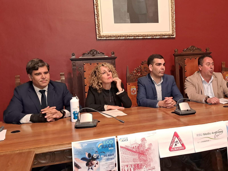 El Consorcio RSU, el Club Trot�n y el Ayuntamiento presentan la 19 Ecorace Media Marat�n Ciudad de Almagro con un claro mensaje de conciencia sobre el reciclaje