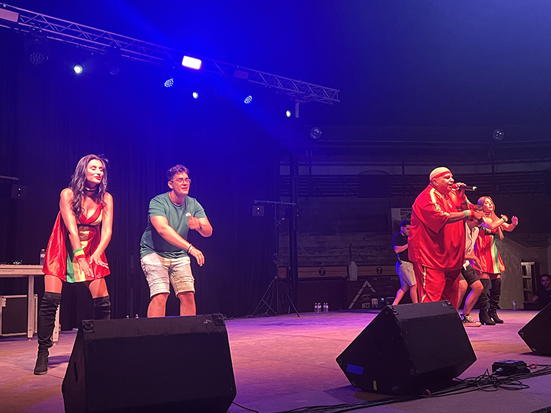 Almagro vibra con King África en el arranque de la Feria 2025